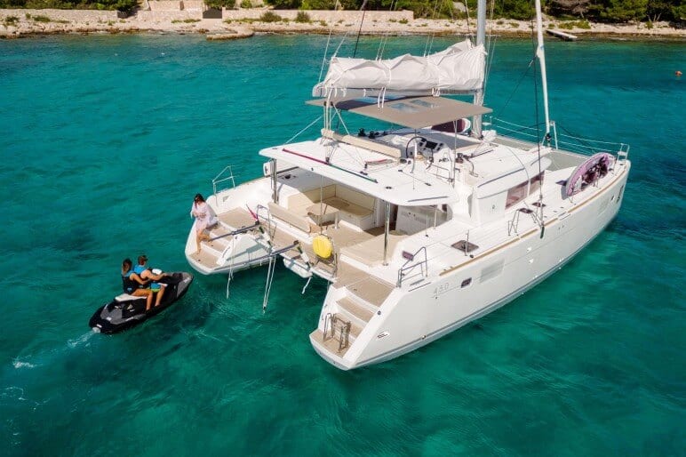 Lagoon 450 Fly - Luxury catamarans