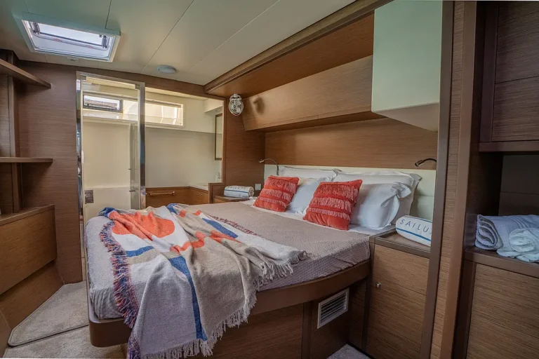 Lagoon 52F Fico cabin 2