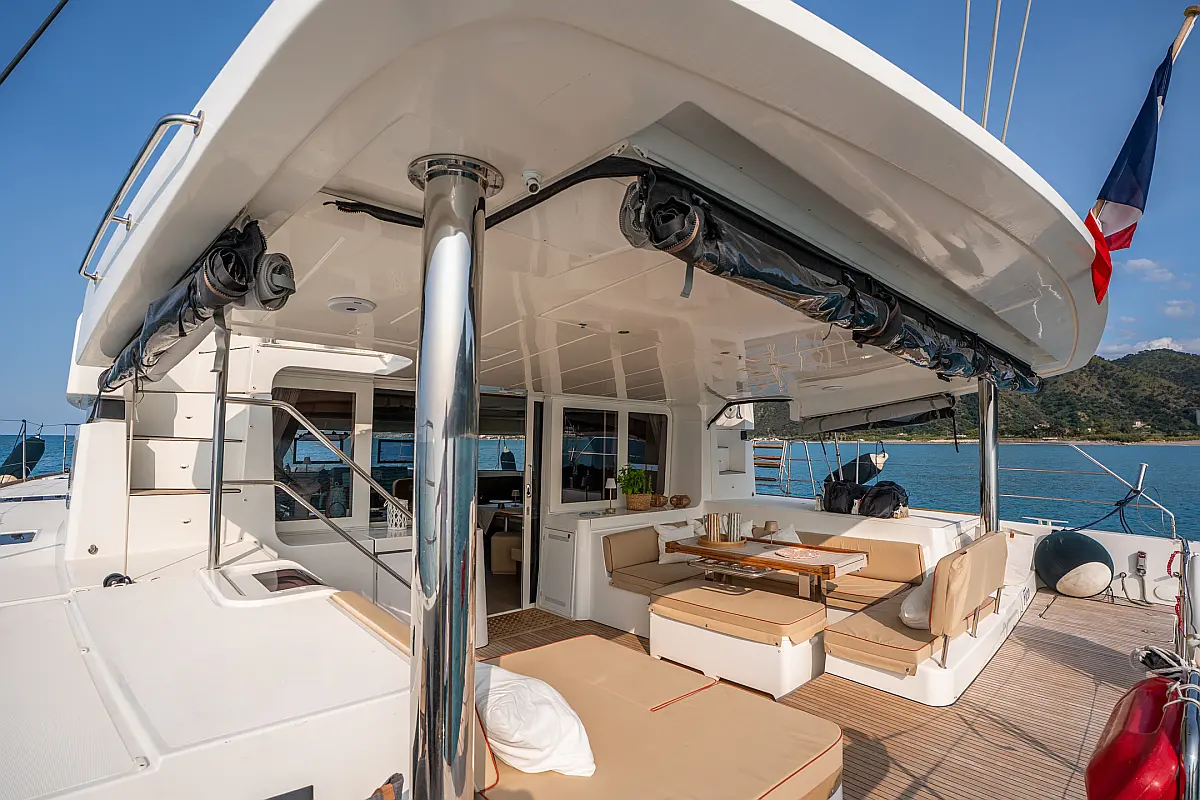 Lagoon 52F Fico cockpit