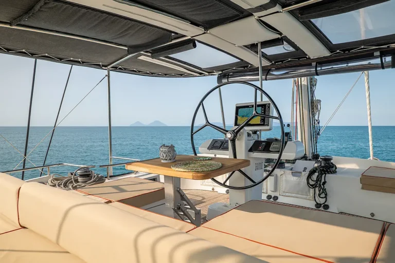 Lagoon 52F Fico flybridge