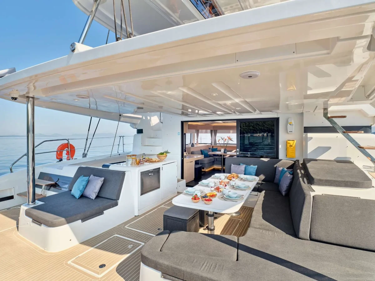 Lagoon 55 AZUL – Aft cockpit