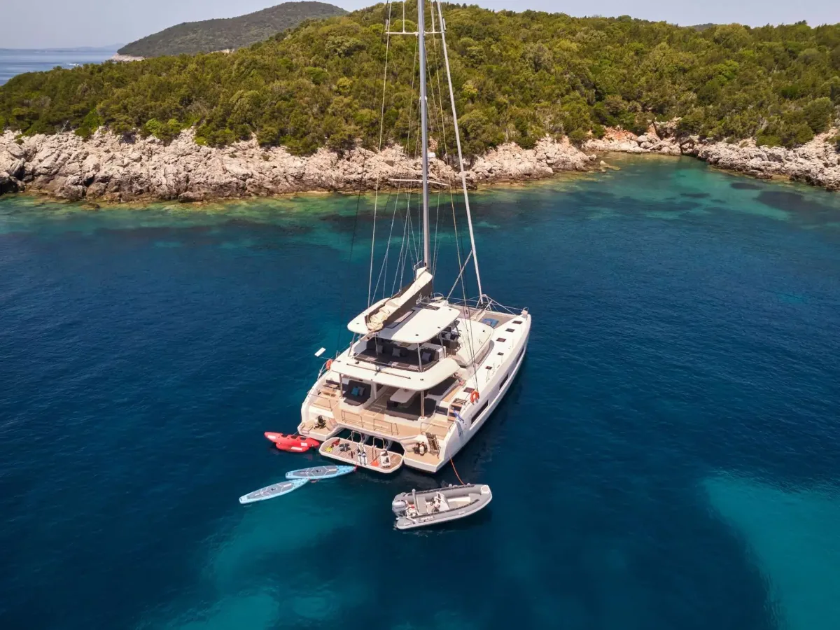 Lagoon 55 AZUL – Aerial view at anchor