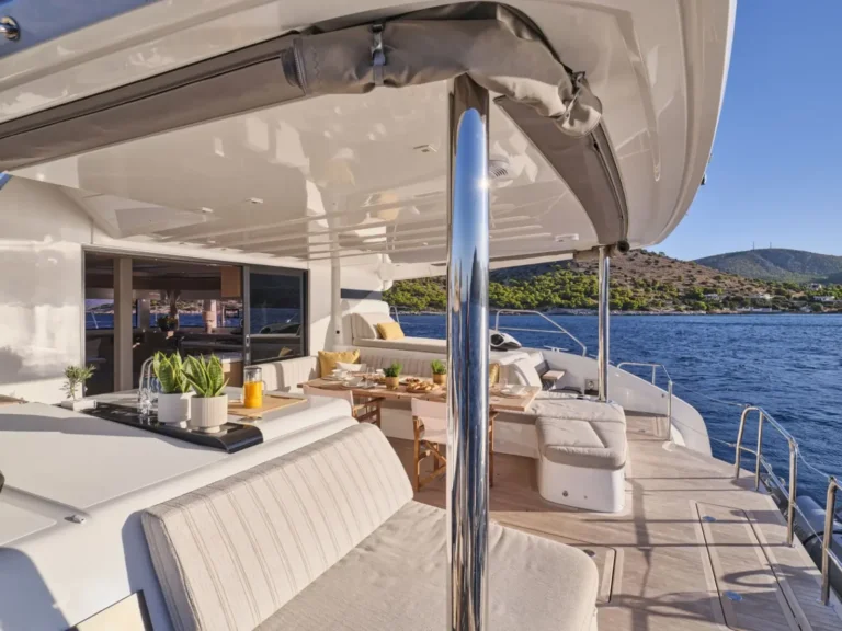 Lagoon 55 LULU – Aft cockpit