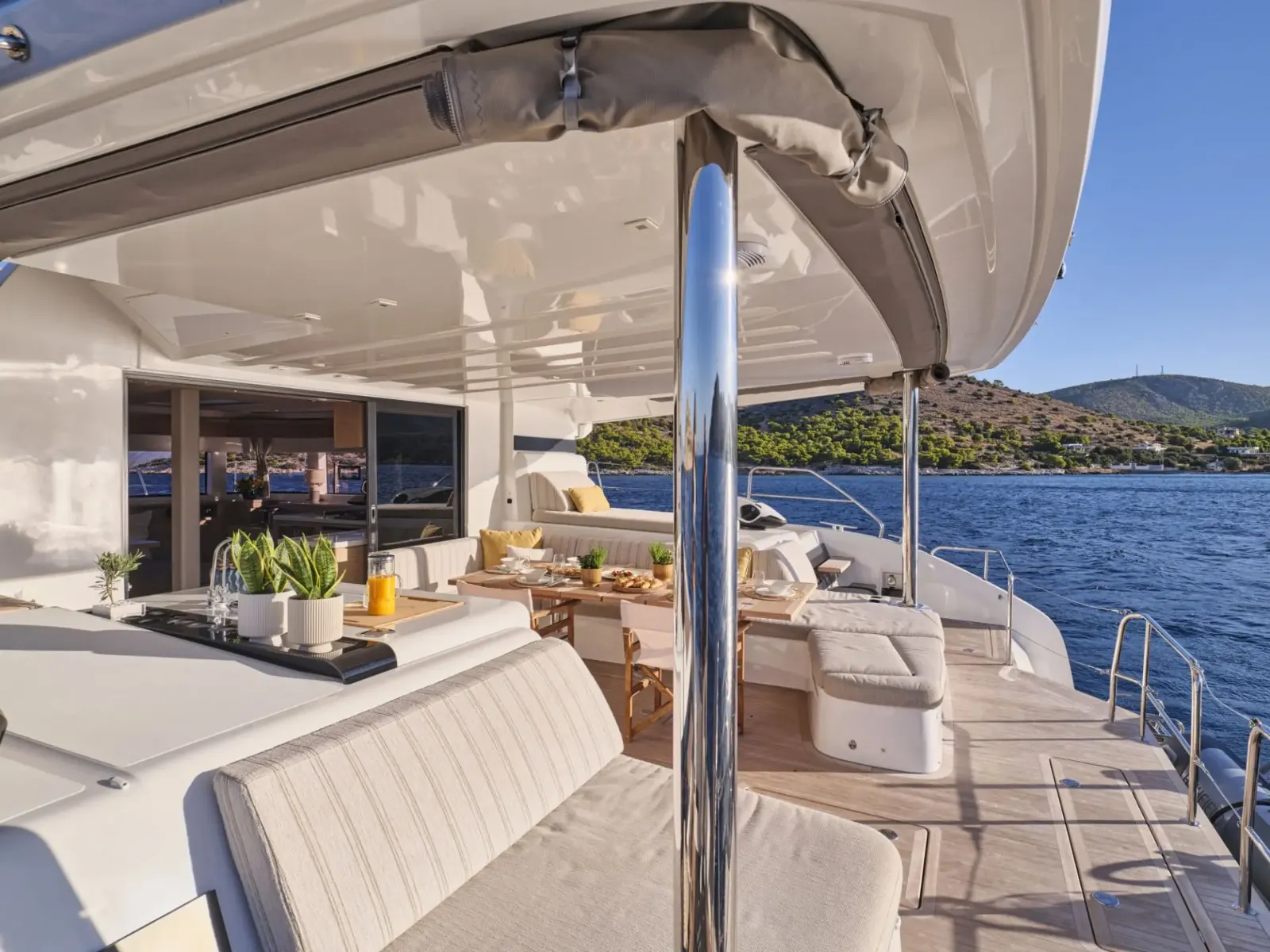 Lagoon 55 LULU – Aft cockpit