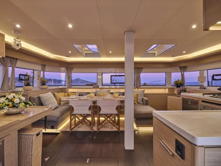 Lagoon 55 LULU – Saloon at dusk