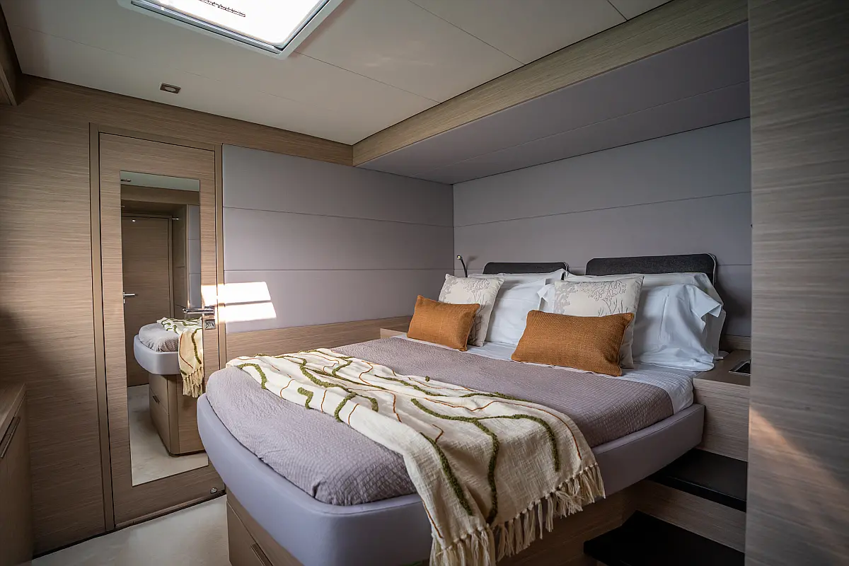 Lagoon 55 Vega cabin 4