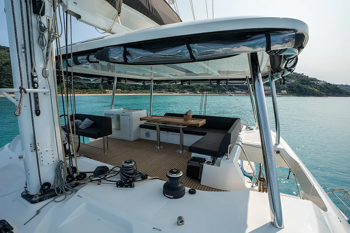 Lagoon 55 Vega flybridge