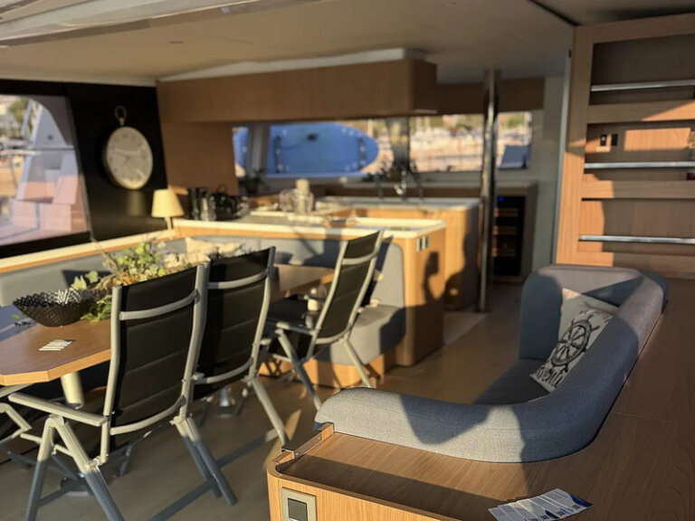 Bali 52 Xifias cockpit