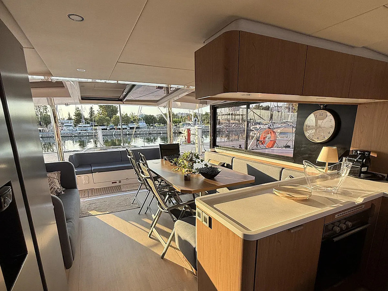 Bali 52 Xifias cockpit2