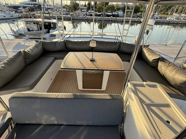 Bali 52 Xifias flybridge