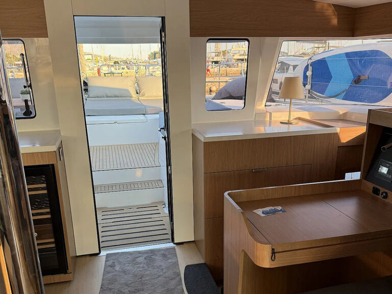 Bali 52 Xifias saloon