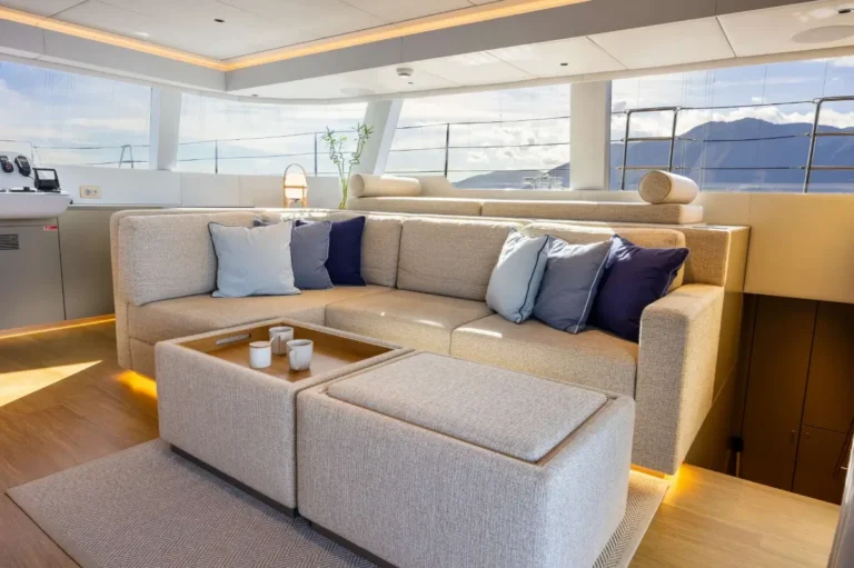 Sunreef 60 MYMARIA – Saloon lounge