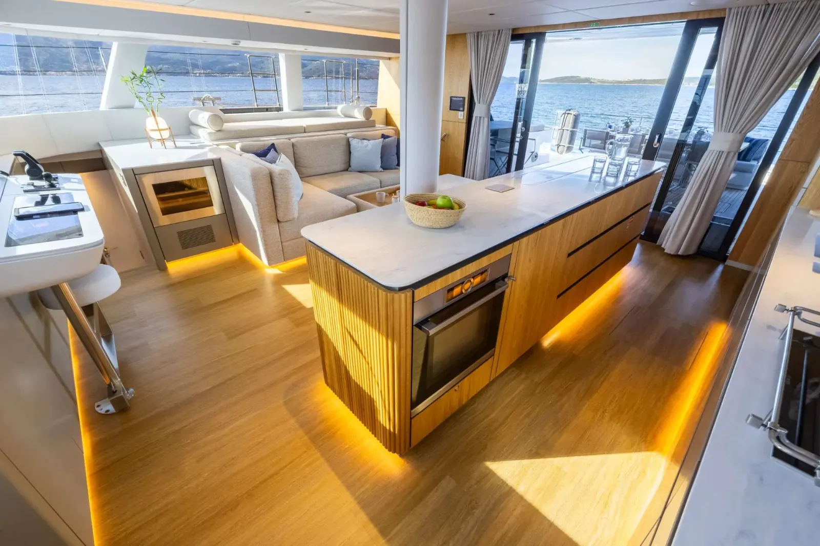 Sunreef 60 MYMARIA – Galley