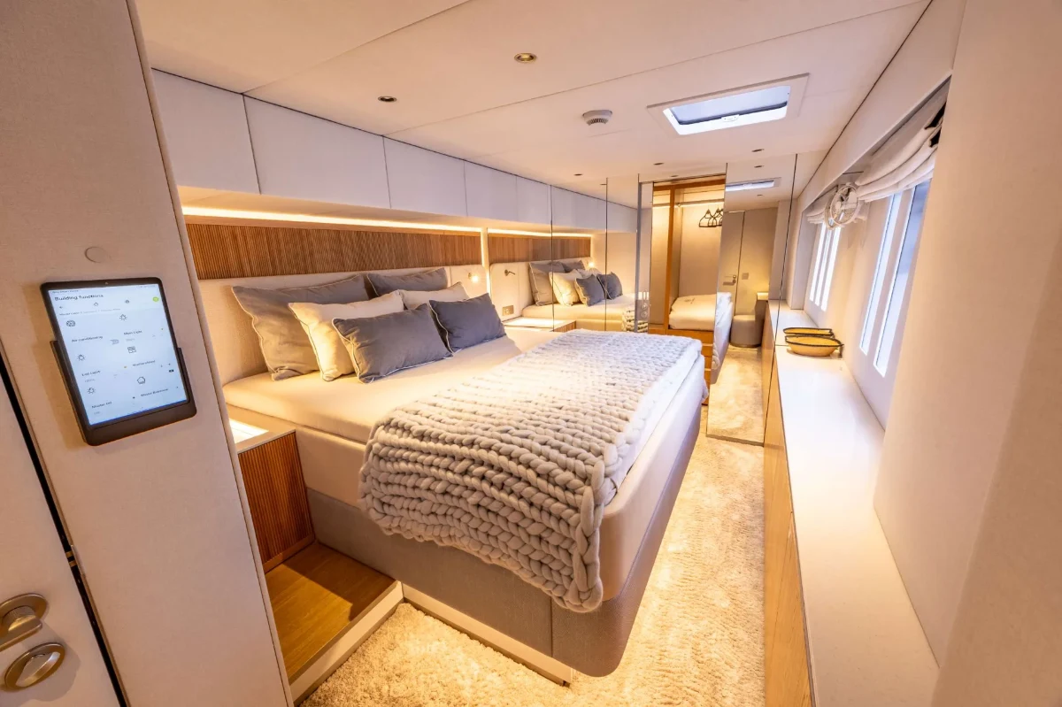 Sunreef 60 MYMARIA – Master cabin