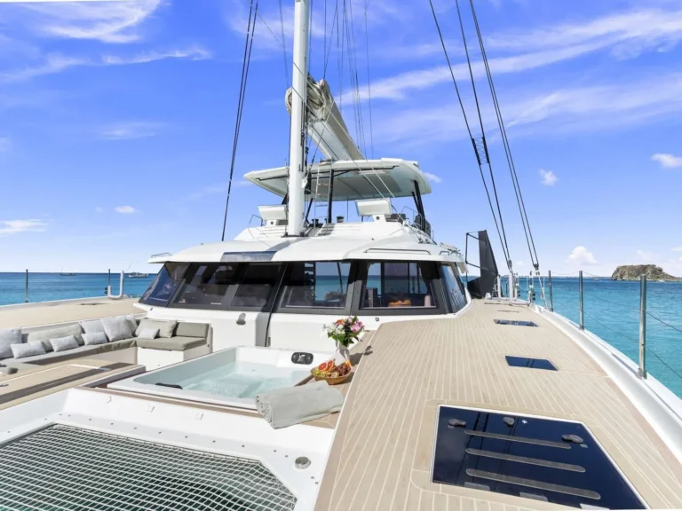 Fountaine Pajot Alegria 67 ADEONA – Foredeck