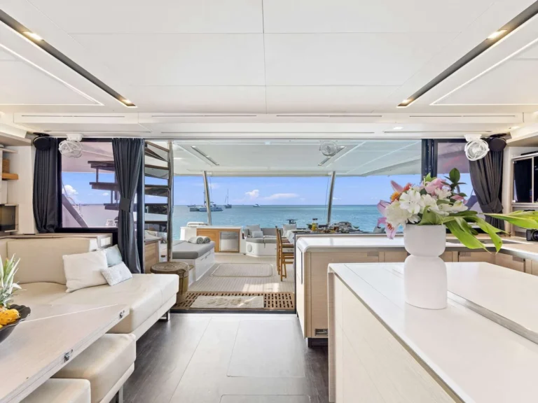 Fountaine Pajot Alegria 67 ADEONA – Saloon lounge