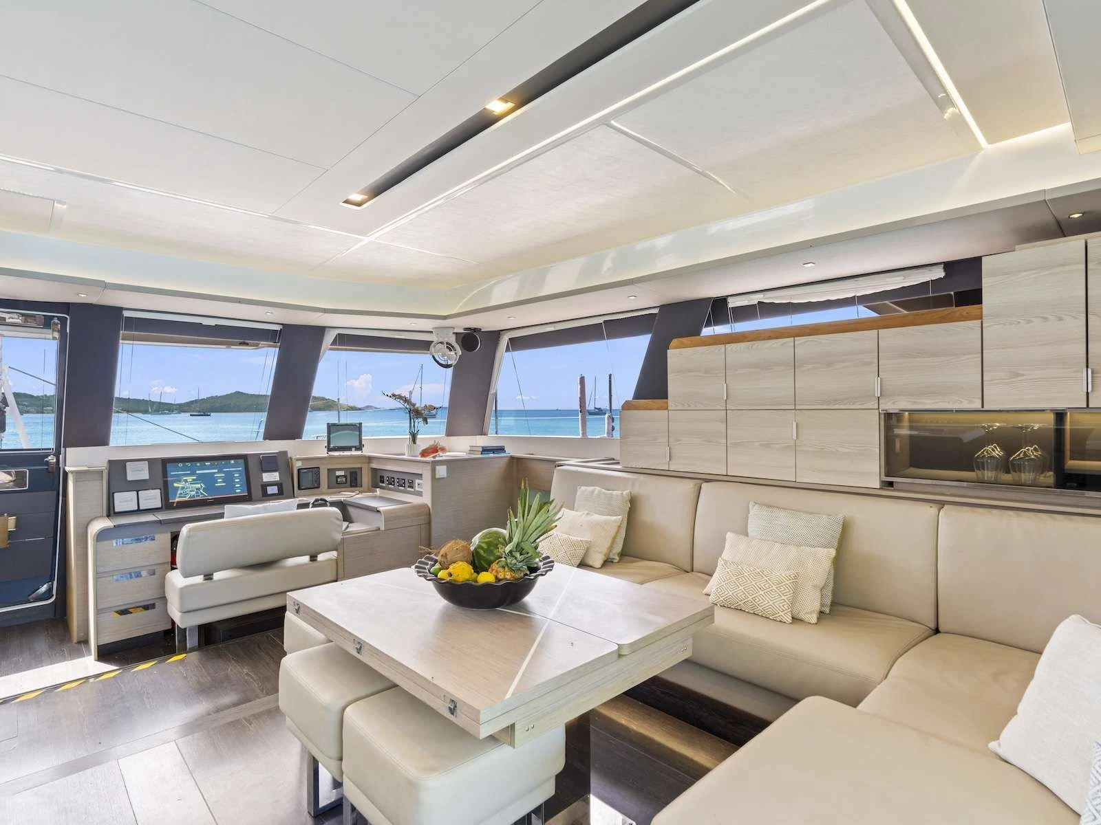 Fountaine Pajot Alegria 67 ADEONA – Navigation station