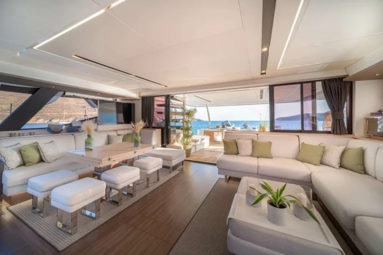 Fountaine Pajot Alegria 67 AETHER – Main saloon