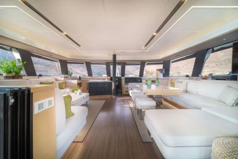 Fountaine Pajot Alegria 67 AETHER – Saloon lounge