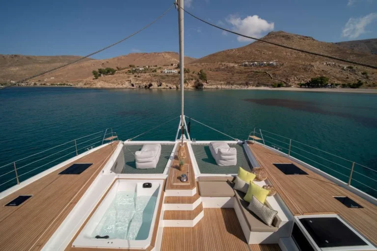 Fountaine Pajot Alegria 67 AETHER – Foredeck