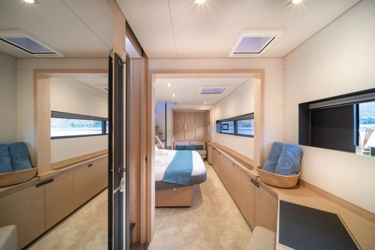 Fountaine Pajot Alegria 67 AETHER – Owner suite lounge