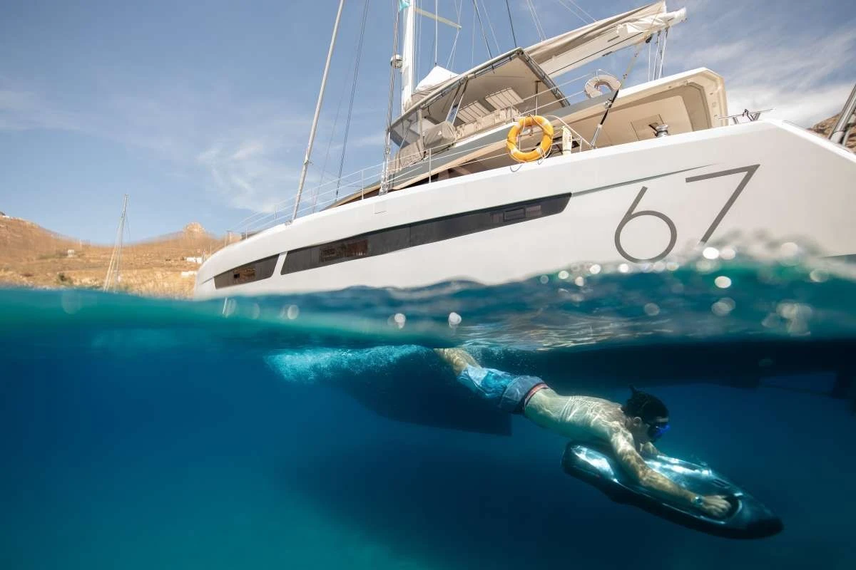 Fountaine Pajot Alegria 67 AETHER – Hull at the waterline