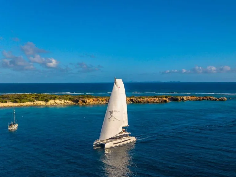Fountaine Pajot Alegria 67 AZURE – under sail