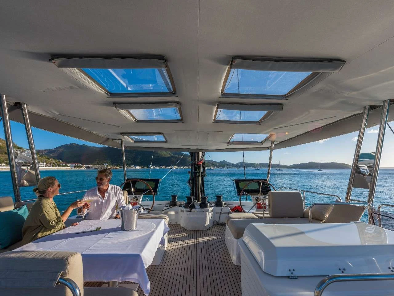 Fountaine Pajot Alegria 67 AZURE – flybridge