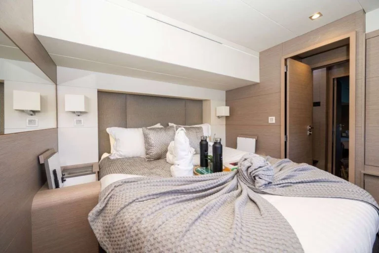 Fountaine Pajot Alegria 67 AZURE – master cabin