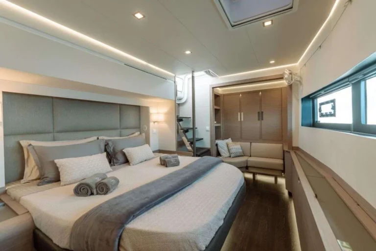 Fountaine Pajot Alegria 67 AZURE – guest cabin
