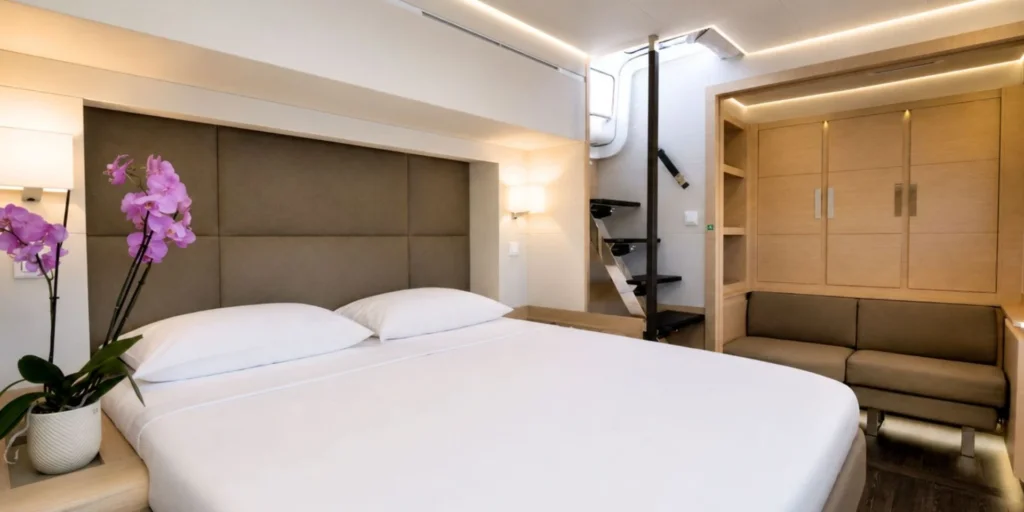 Fountaine Pajot Alegria 67 BLUESATION – master cabin