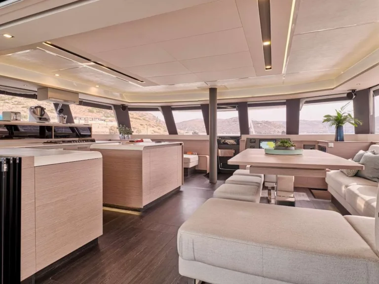 Alegria 67 DOLLY – Main saloon