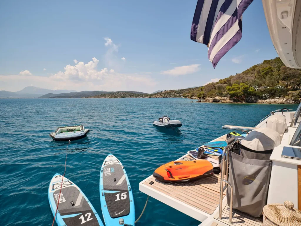 Fountaine Pajot Alegria 67 KIMATA – Swim platform with water toys