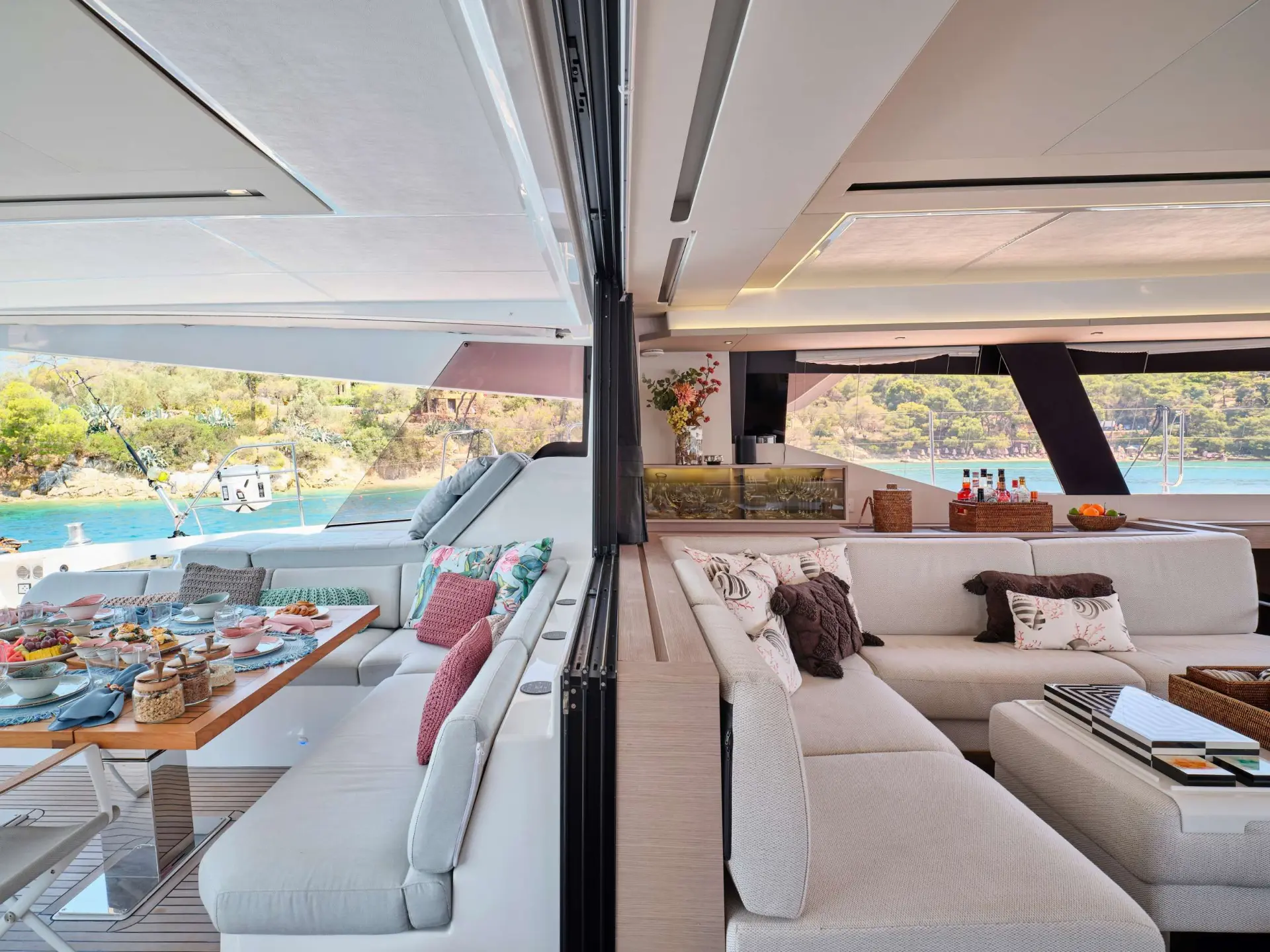 Fountaine Pajot Alegria 67 KIMATA – Aft deck and saloon
