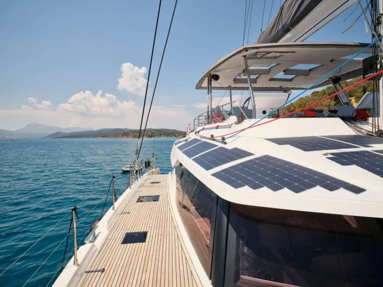 Fountaine Pajot Alegria 67 KIMATA – Coachroof with solar panels