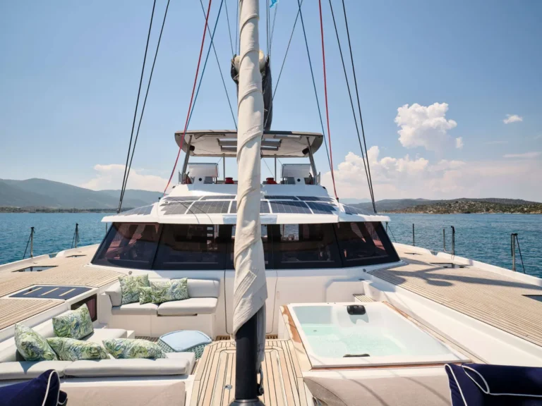 Fountaine Pajot Alegria 67 KIMATA – Foredeck
