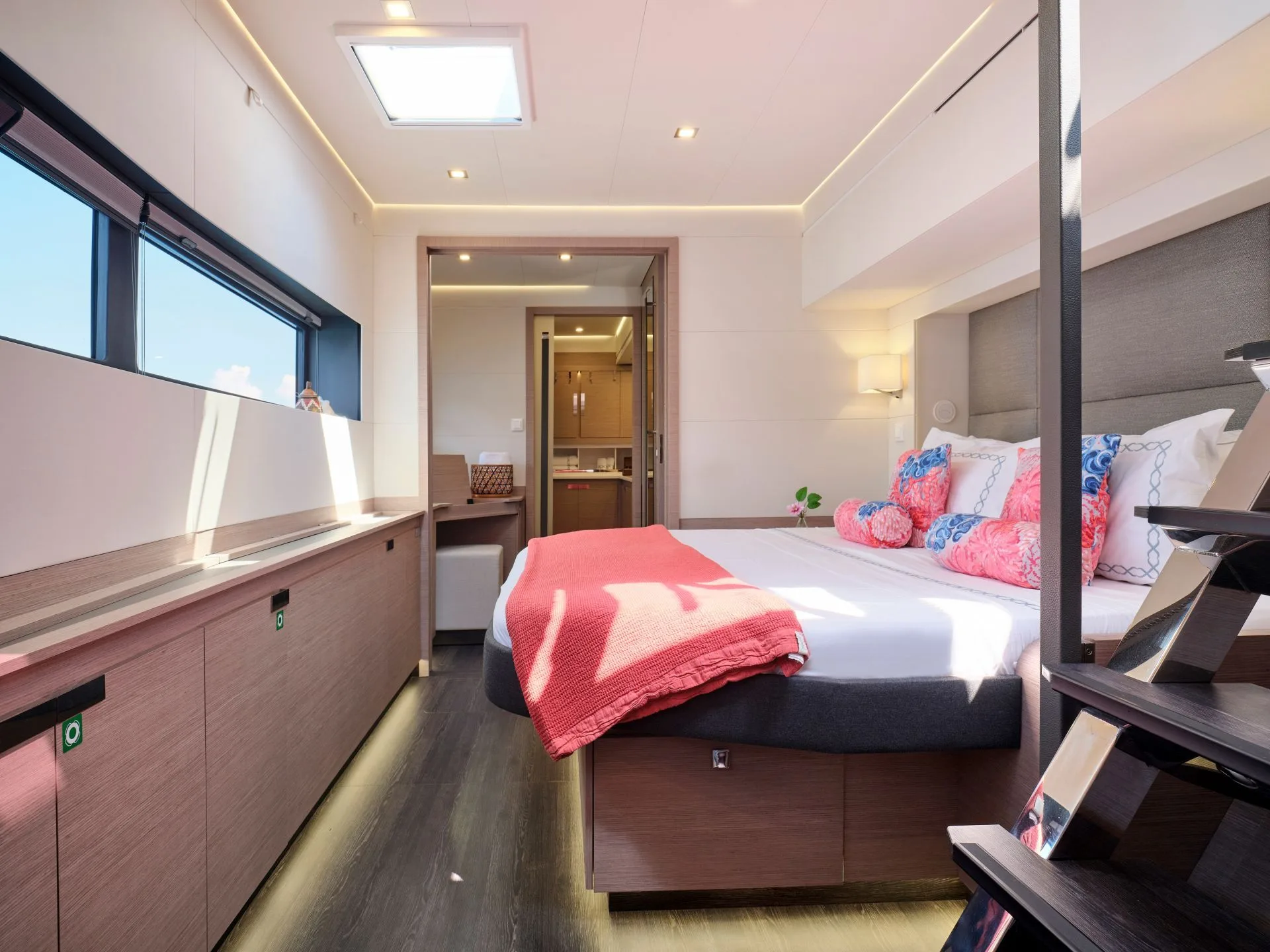 Fountaine Pajot Alegria 67 KIMATA – Owner suite cabin