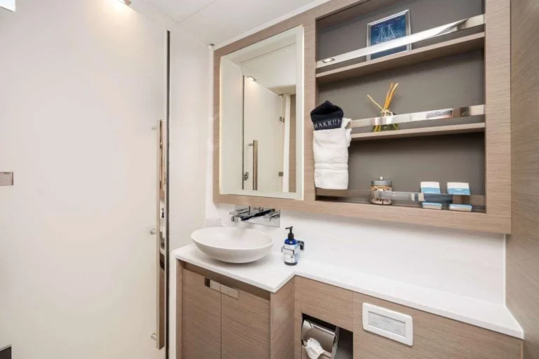 Alegria 67 LISA OF THE SEAS – En-suite bathroom