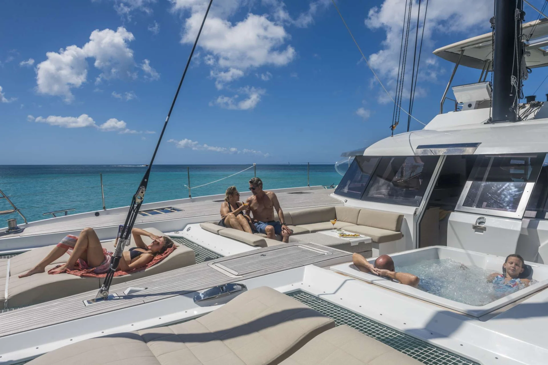 Alegria 67 LISA OF THE SEAS – Foredeck sunbathing