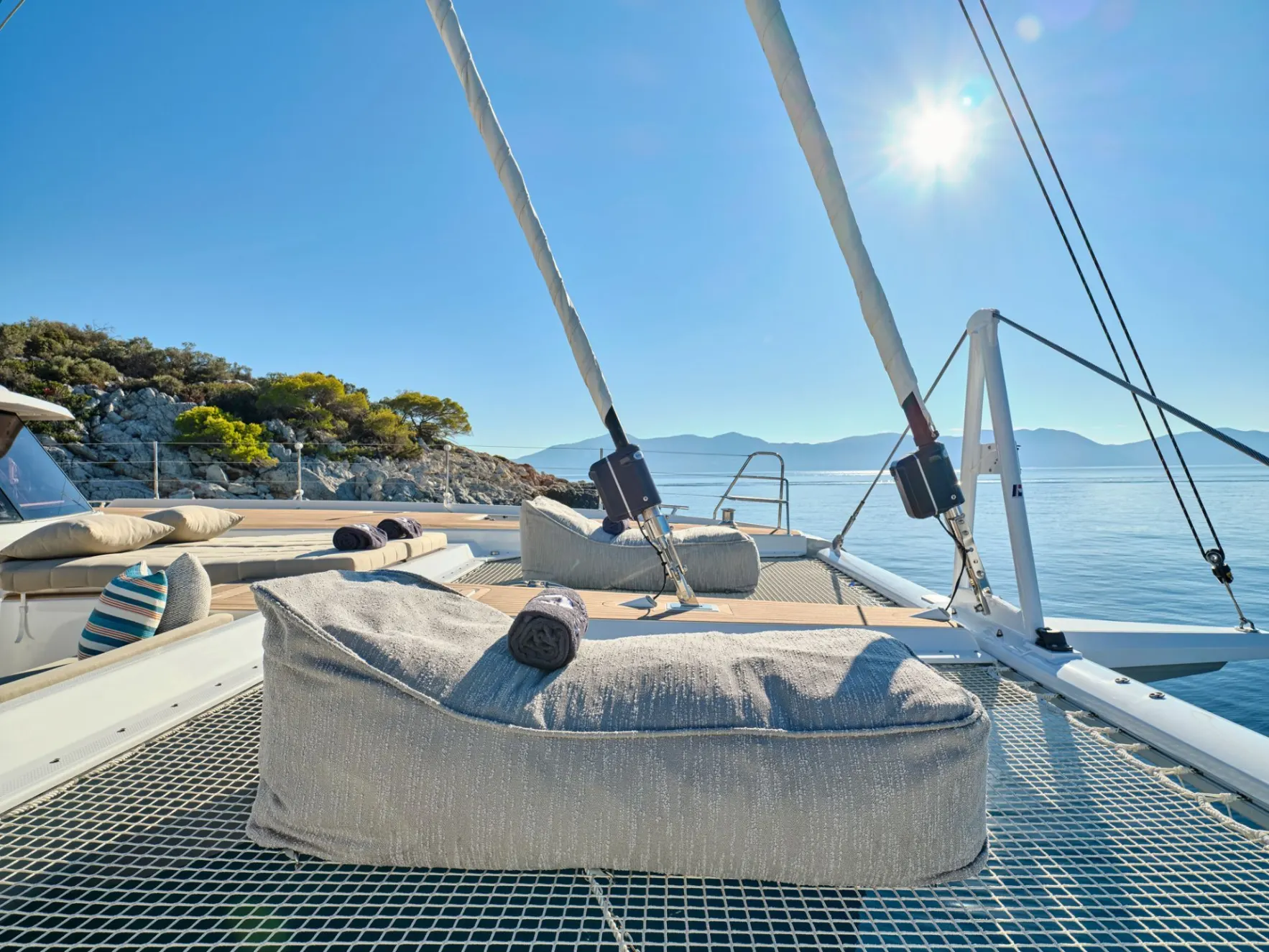 Fountaine Pajot Alegria 67 SUNMOON – Foredeck sunbeds