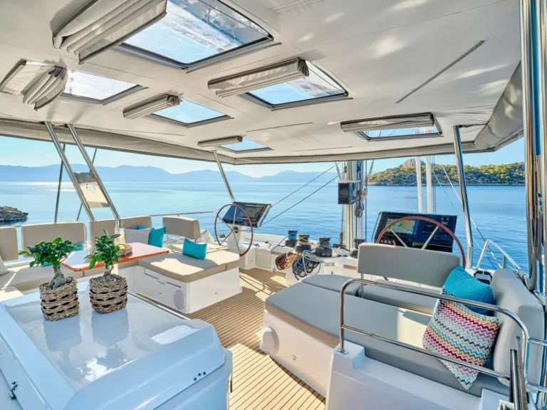 Fountaine Pajot Alegria 67 SUNMOON – Flybridge