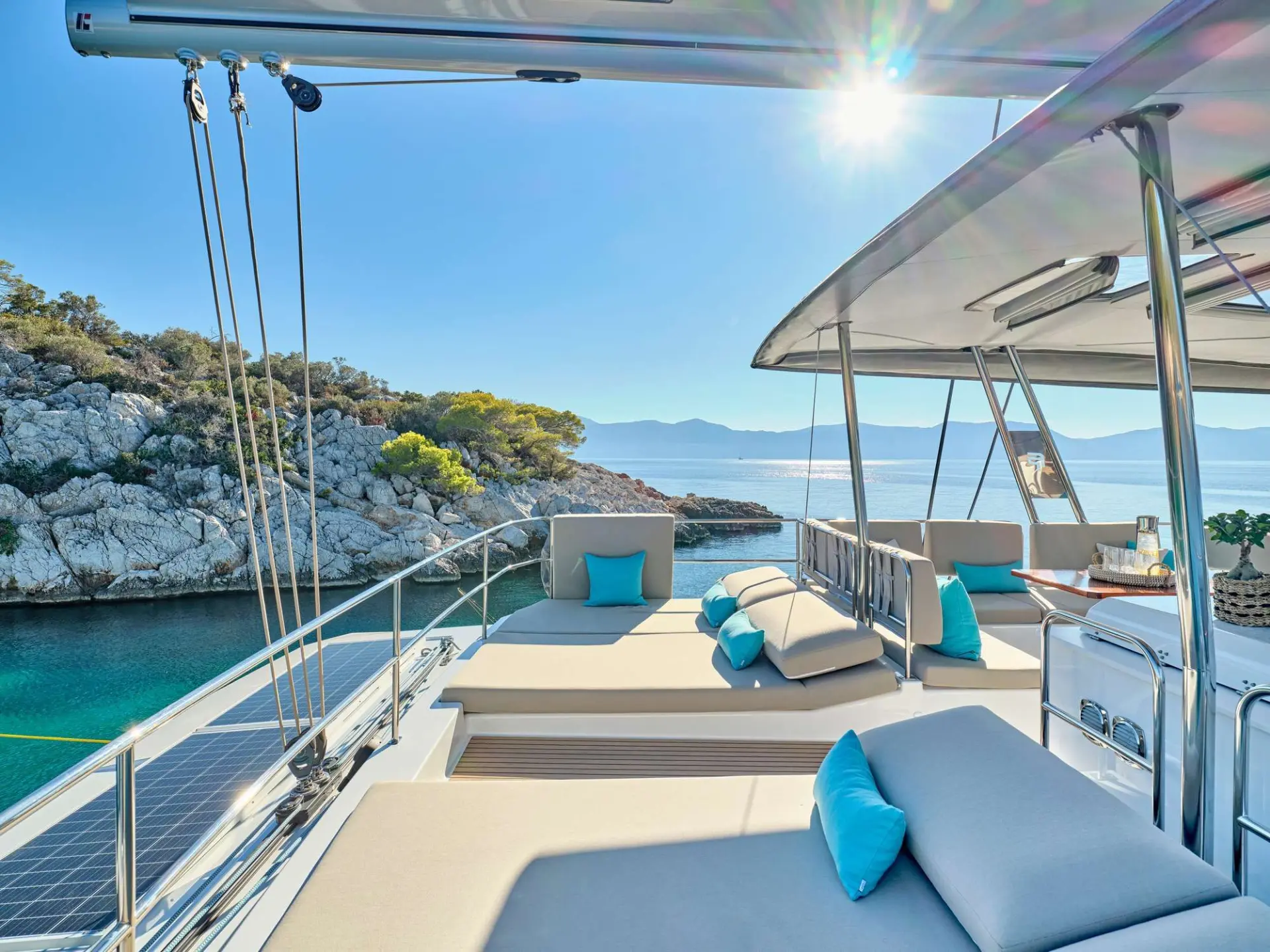 Fountaine Pajot Alegria 67 SUNMOON – Flybridge sunbeds