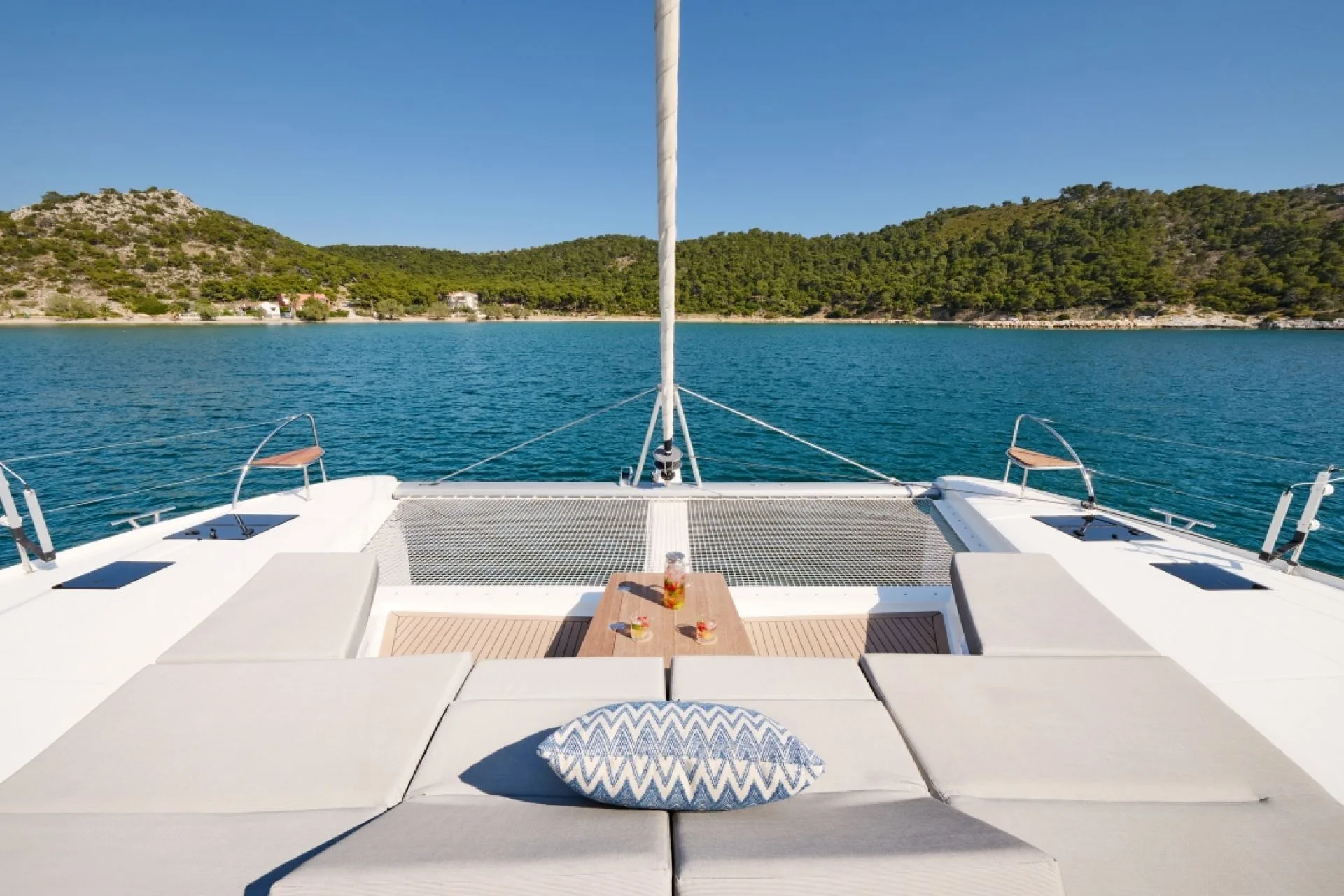 Fountaine Pajot Aura 51 BLUE ONE – Foredeck