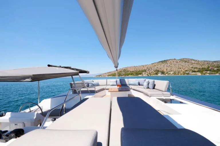 Fountaine Pajot Aura 51 BLUE ONE – Flybridge