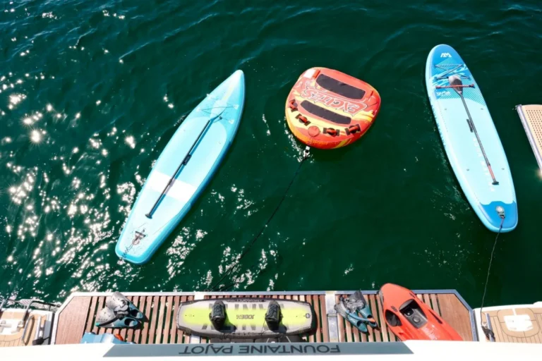 Fountaine Pajot Aura 51 BLUE ONE – Water toys