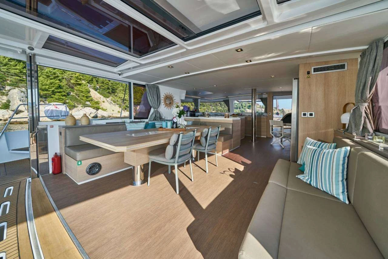 Bali 5.4 MAIA – saloon