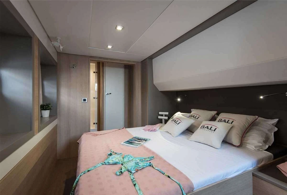 Bali 5.4 MAIA – master cabin