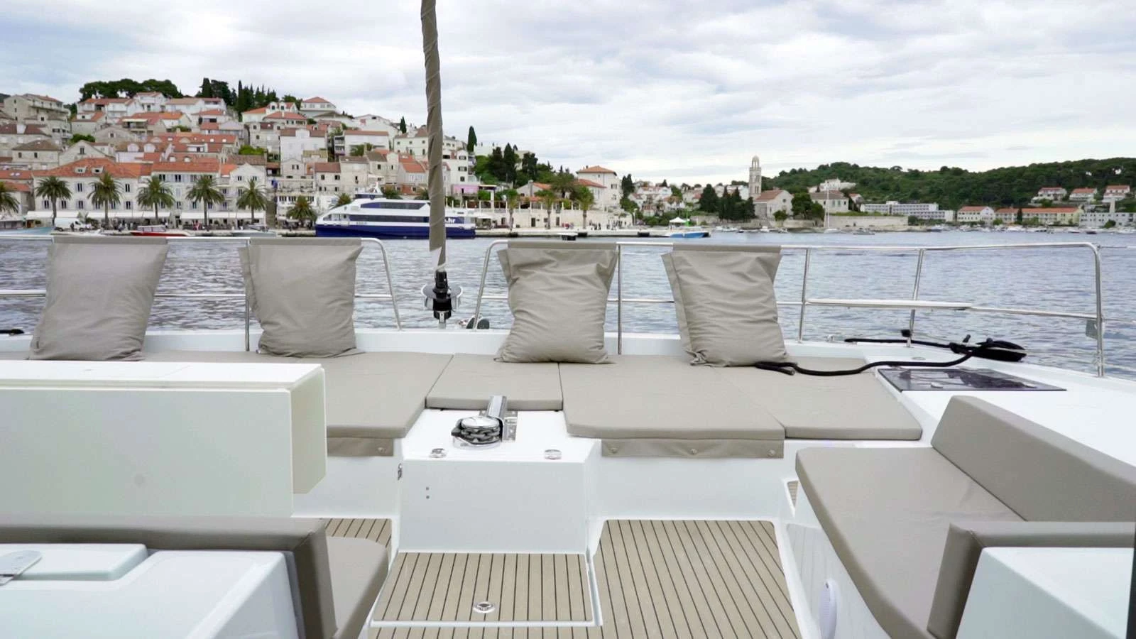 Bali 5.4 NAMASTE OF BALI – flybridge