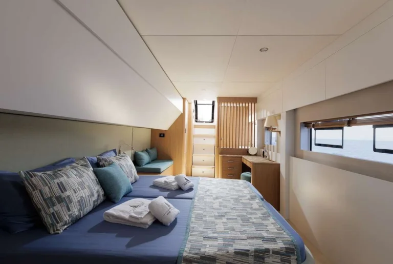 Bali 5.8 NEW HORIZONS 4 – Queen cabin