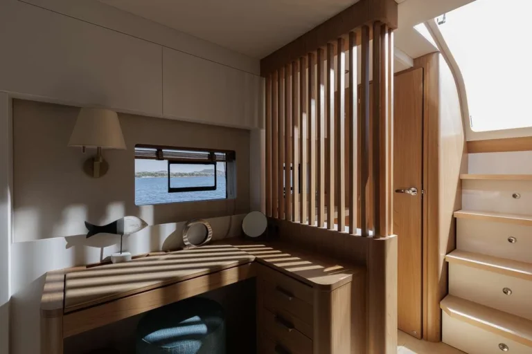 Bali 5.8 NEW HORIZONS 4 – Cabin bathroom